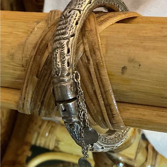 Vintage 1950s-60s antique silver hallowed bracelet. Higher purity then sterling. - Picture 2 of 5